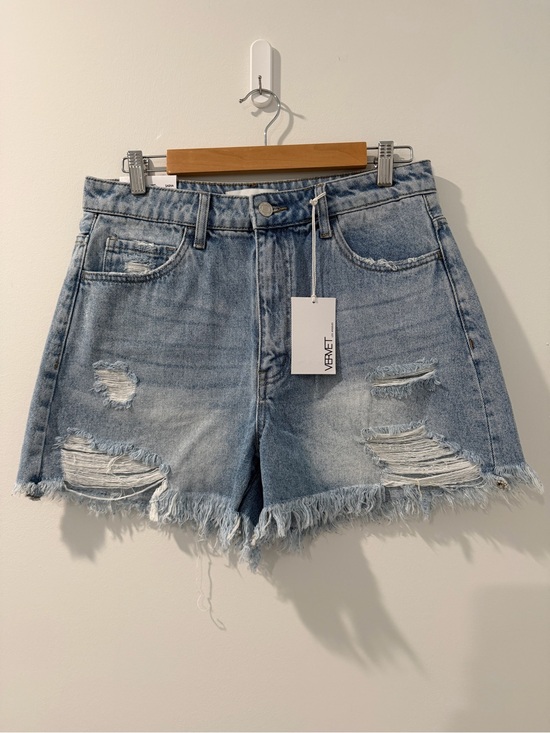 Vervet Pants - Vervet Sasha Mom Shorts Light Blue Distressed Denim Shorts V2814 NWT Size L